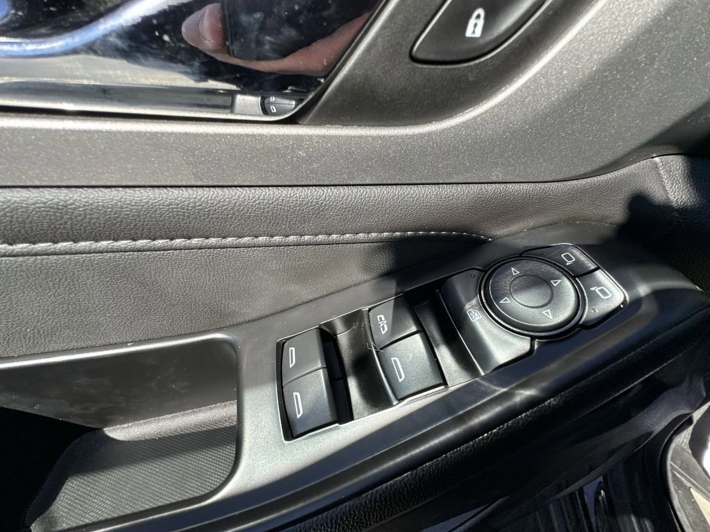 Used 2023 Chevrolet Traverse LT image 13