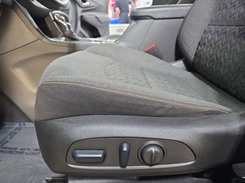 Used 2024 Chevrolet Equinox LT image 28