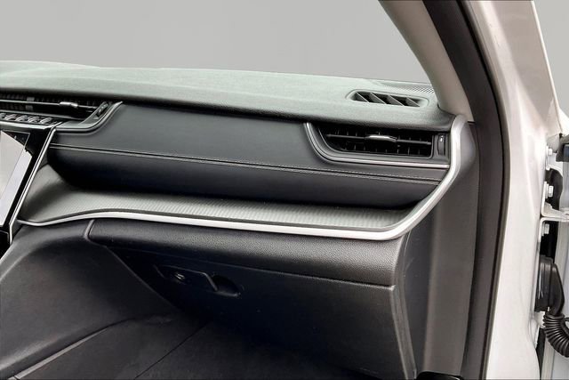 Used 2023 Jeep Grand Cherokee L Laredo RWD image 19