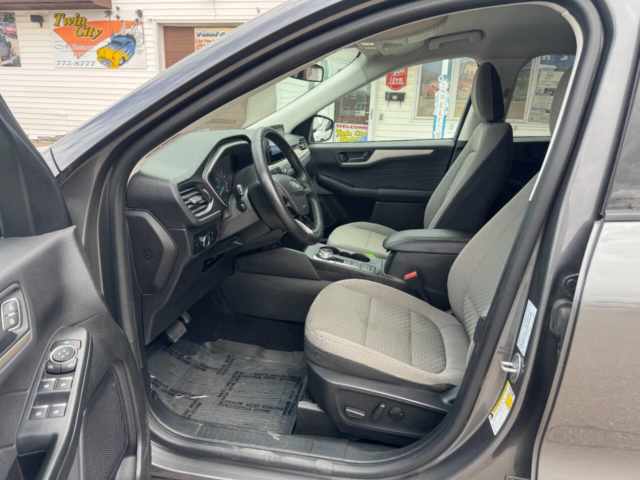 Used 2022 Ford Escape SE w/ SE Sport Appearance Package AWD/4WD image 12