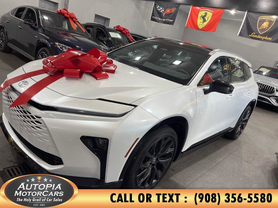 Used 2025 Toyota Crown Signia AWD/4WD image 2