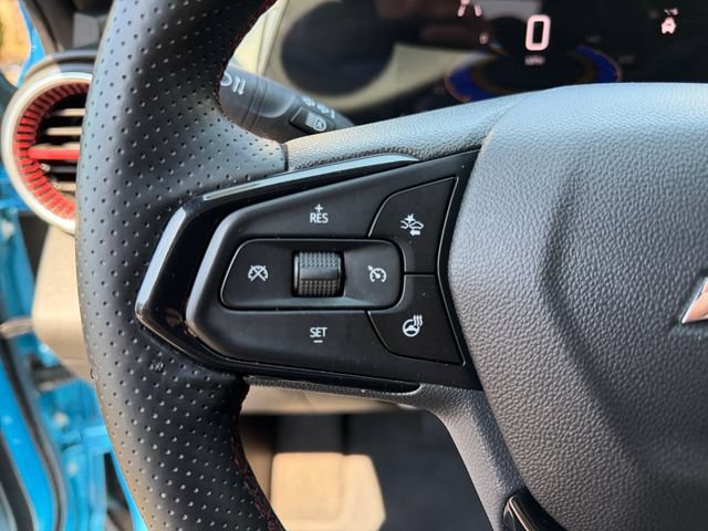 Used 2025 Chevrolet Trax RS w/ Sunroof Package FWD image 19