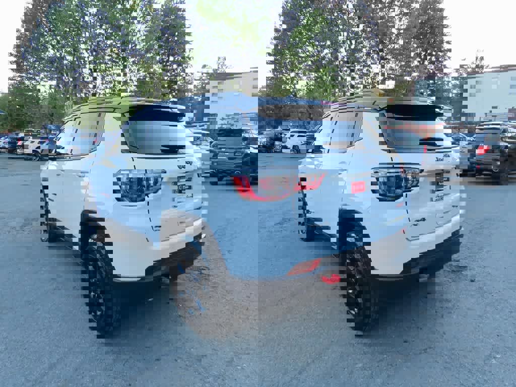 Used 2024 Jeep Compass Trailhawk image 4