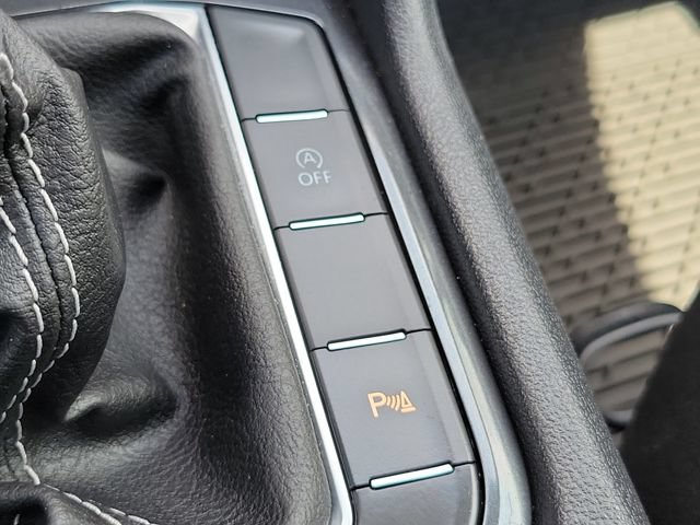 Used 2024 Volkswagen Tiguan SE R-Line AWD/4WD image 34