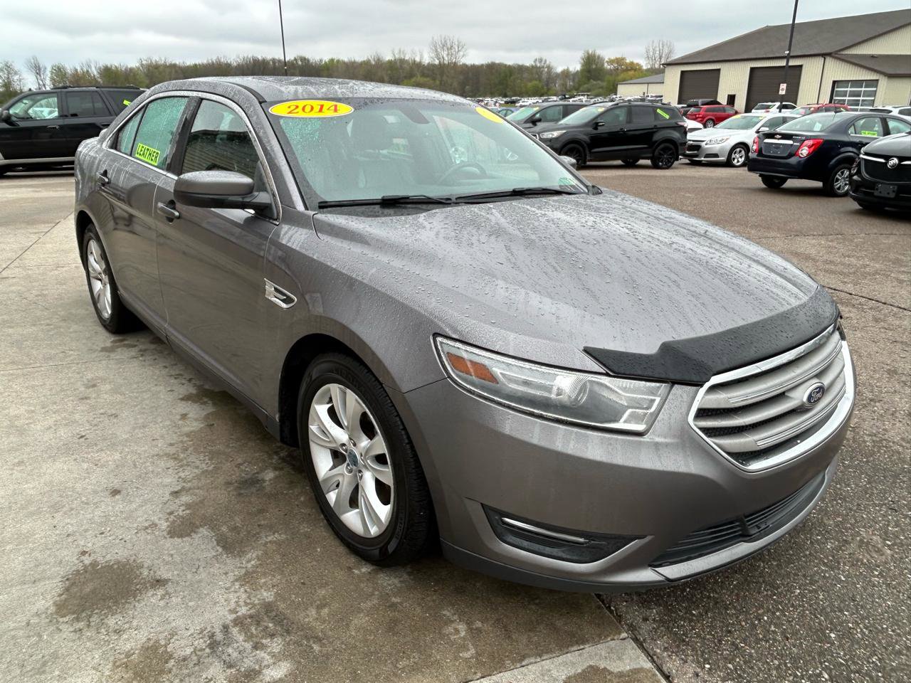 Used 2014 Ford Taurus SEL w/ Equipment Group 201A FWD image 3