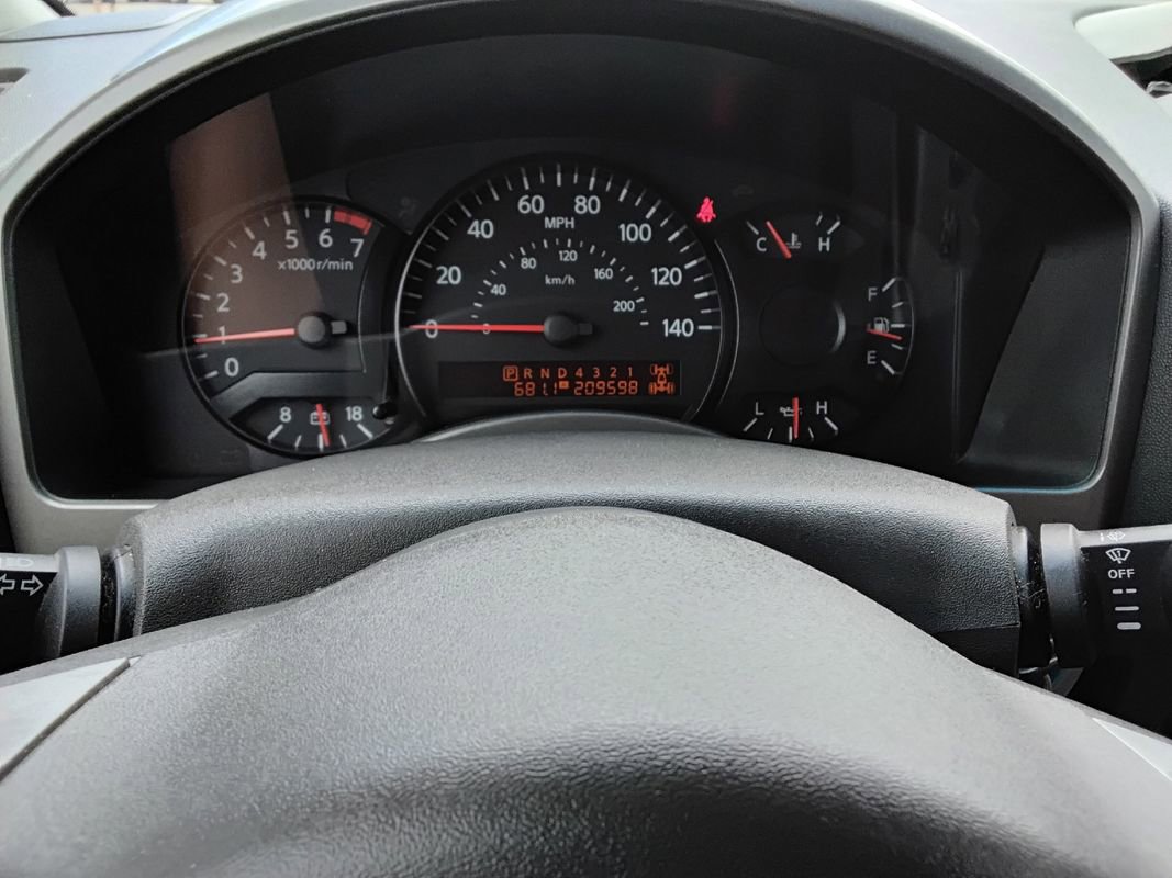 Used 2004 Nissan Titan SE AWD/4WD image 13