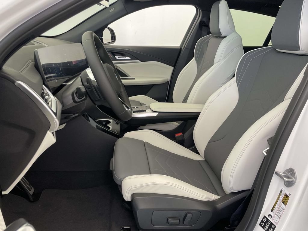 New 2026 BMW X2 xDrive28i w/ Technology Package AWD/4WD image 13