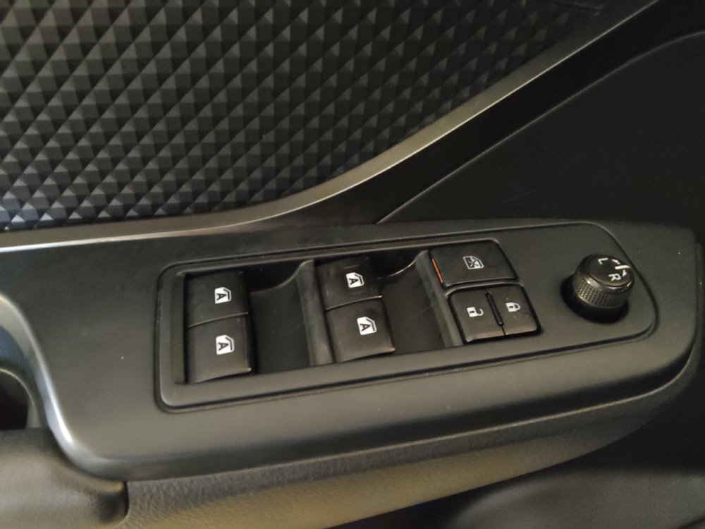 Used 2019 Toyota C-HR LE FWD image 27