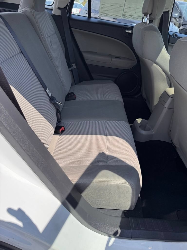 Used 2011 Dodge Caliber Mainstreet FWD image 12