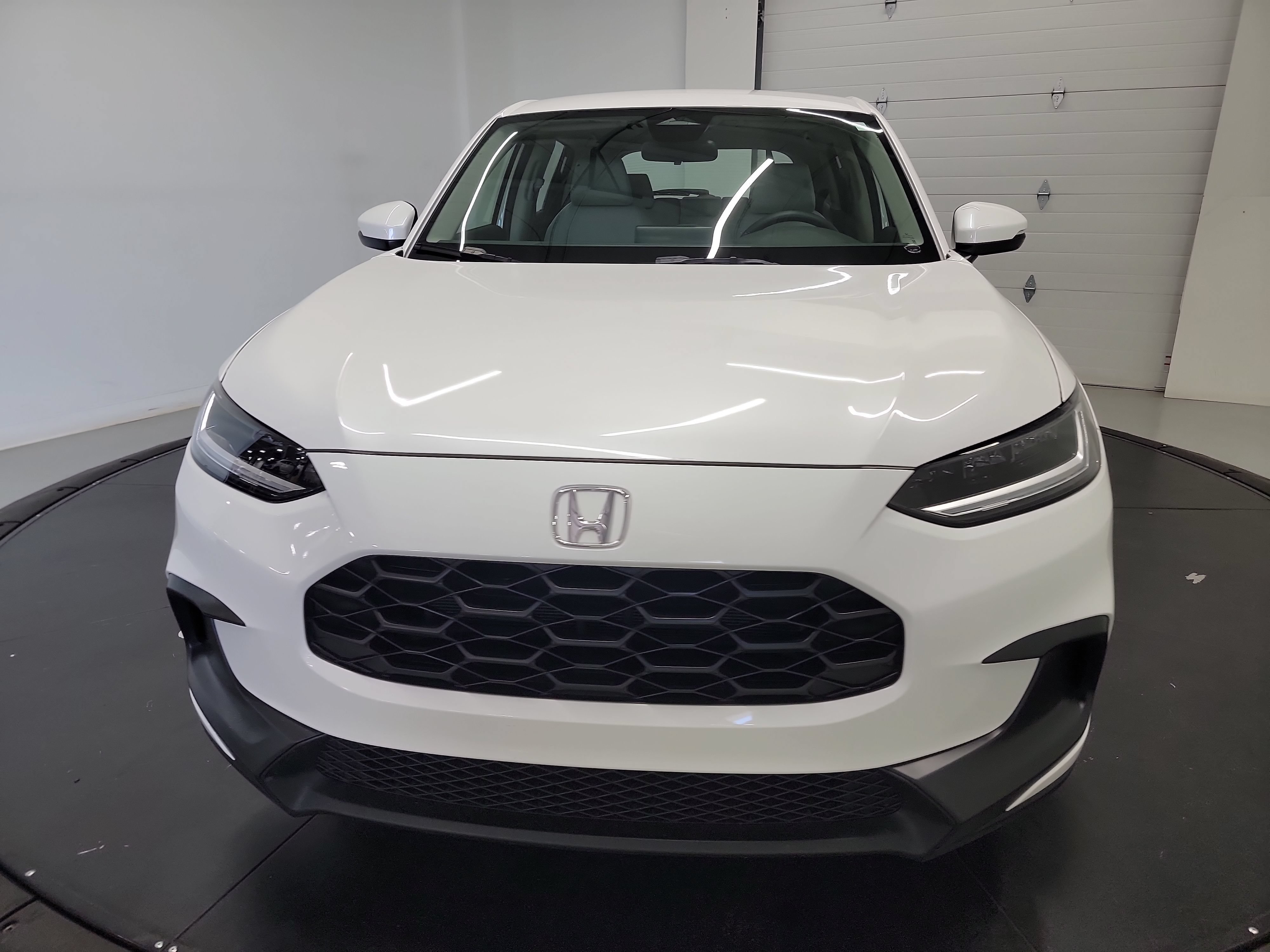 Used 2024 Honda HR-V LX image 2
