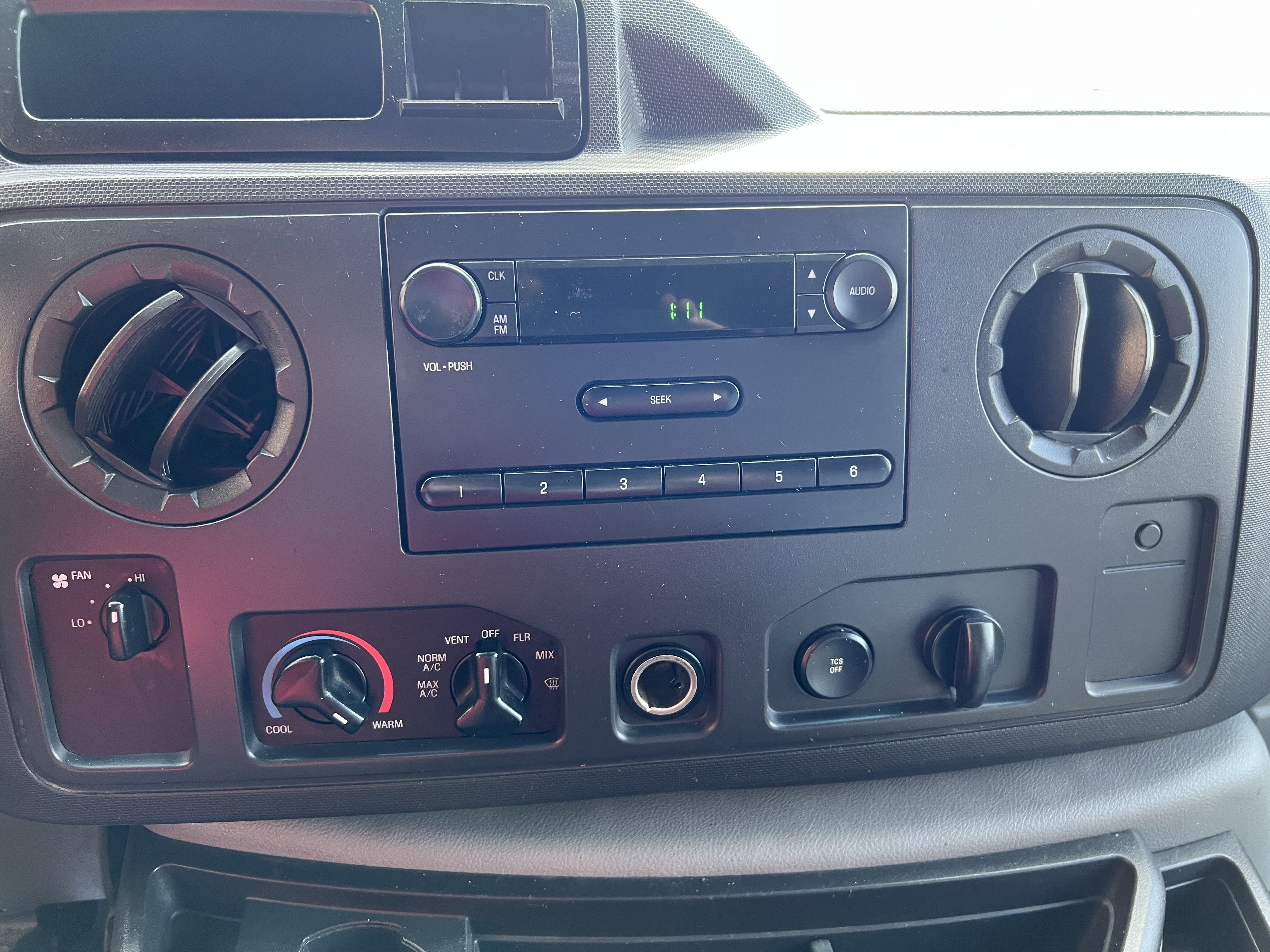 Used 2011 Ford E-250 and Econoline 250 Extended w/ Commercial Cargo Van Pkg image 21