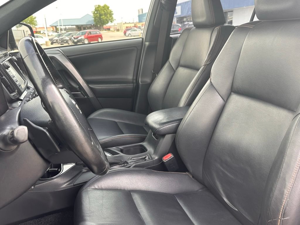 Used 2018 Toyota RAV4 SE w/ Power Extra Value Package AWD/4WD image 13