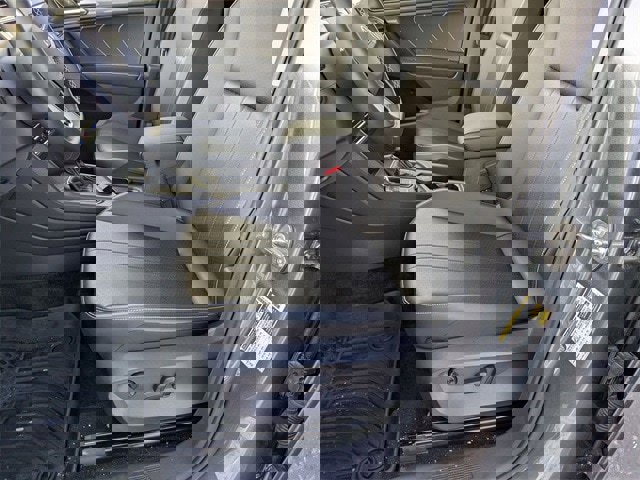 Used 2024 Volkswagen Tiguan SE image 12