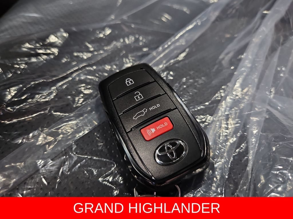 New 2026 Toyota Grand Highlander AWD image 31