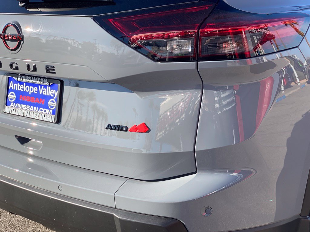New 2027 Nissan Rogue SV AWD/4WD image 12