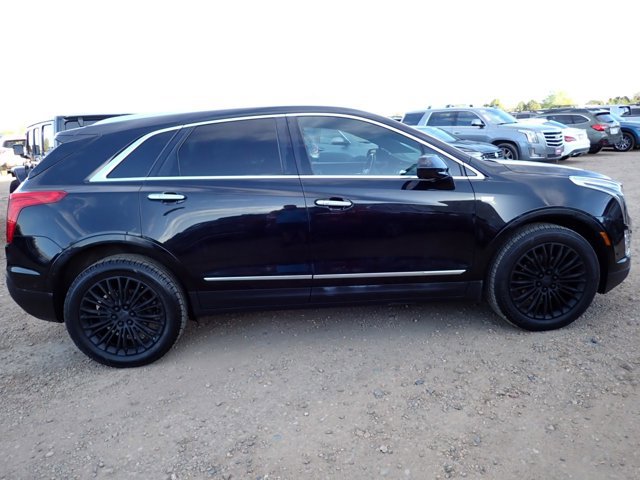 Used 2017 Cadillac XT5 Platinum w/ Driver Assist Package AWD/4WD image 5