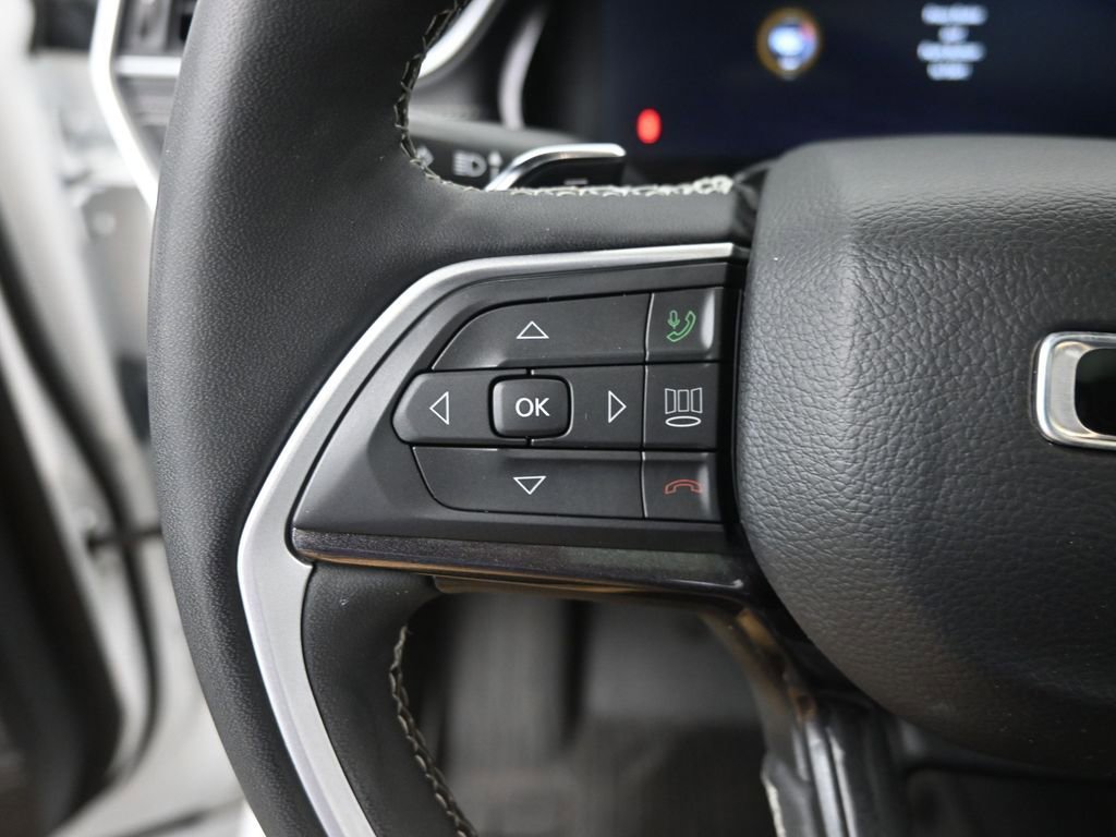 Used 2023 Jeep Grand Cherokee L Altitude image 34