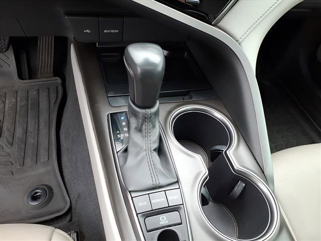 Used 2022 Toyota Camry XSE w/ Navigation Package FWD image 18