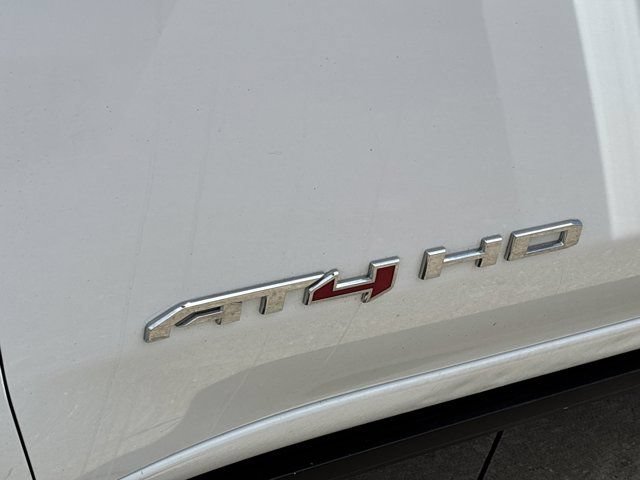 Used 2022 GMC Sierra 2500 AT4 w/ AT4 Premium Plus Package AWD/4WD image 15