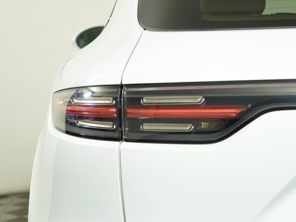 Certified 2020 Porsche Cayenne S AWD/4WD image 12