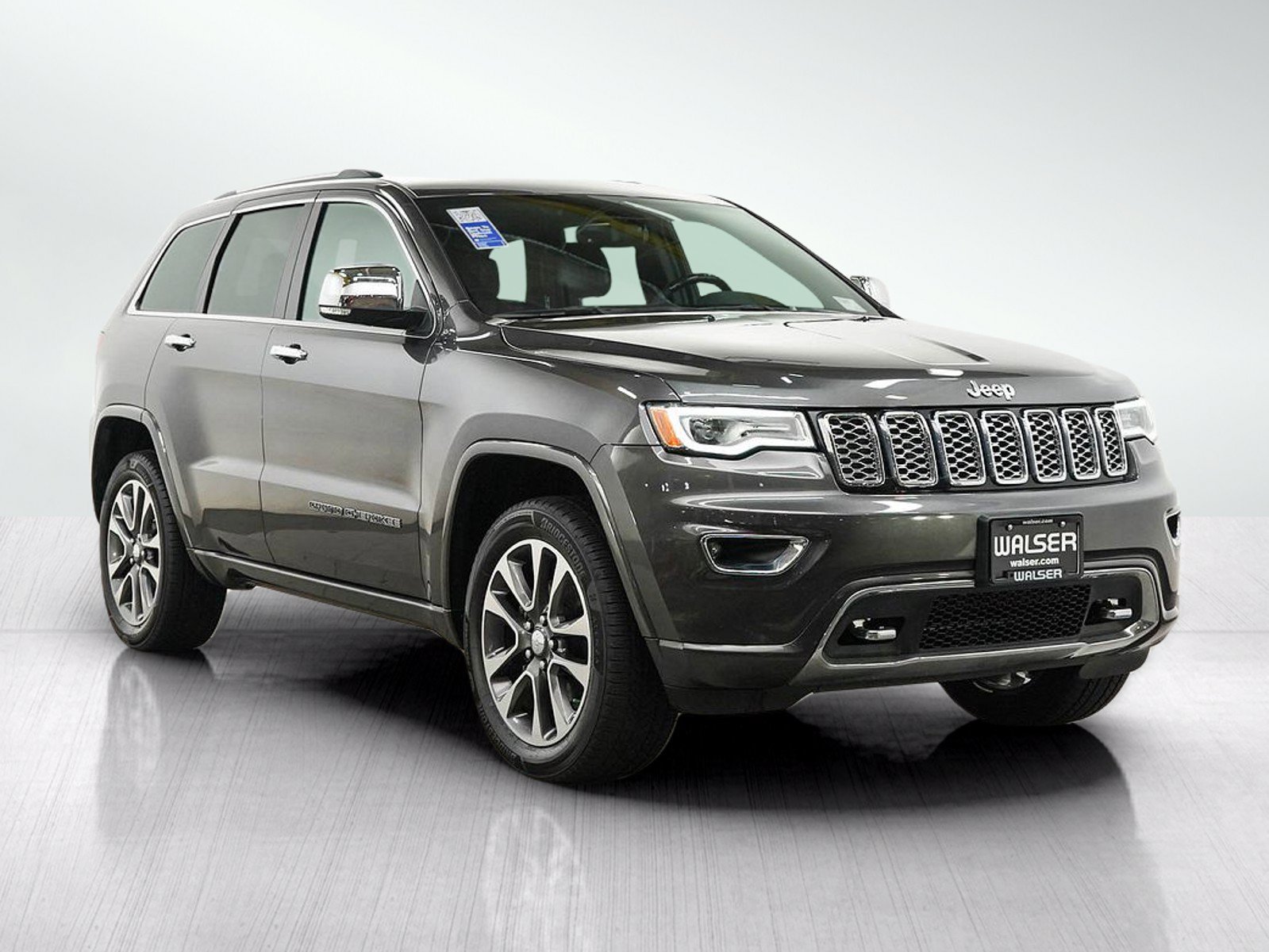 Used 2017 Jeep Grand Cherokee Overland AWD/4WD image 7
