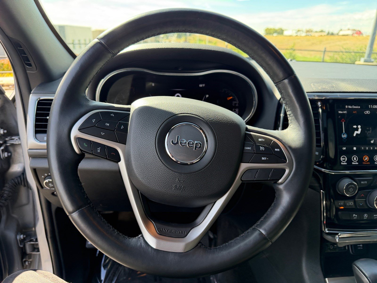Used 2019 Jeep Grand Cherokee Altitude AWD/4WD image 9