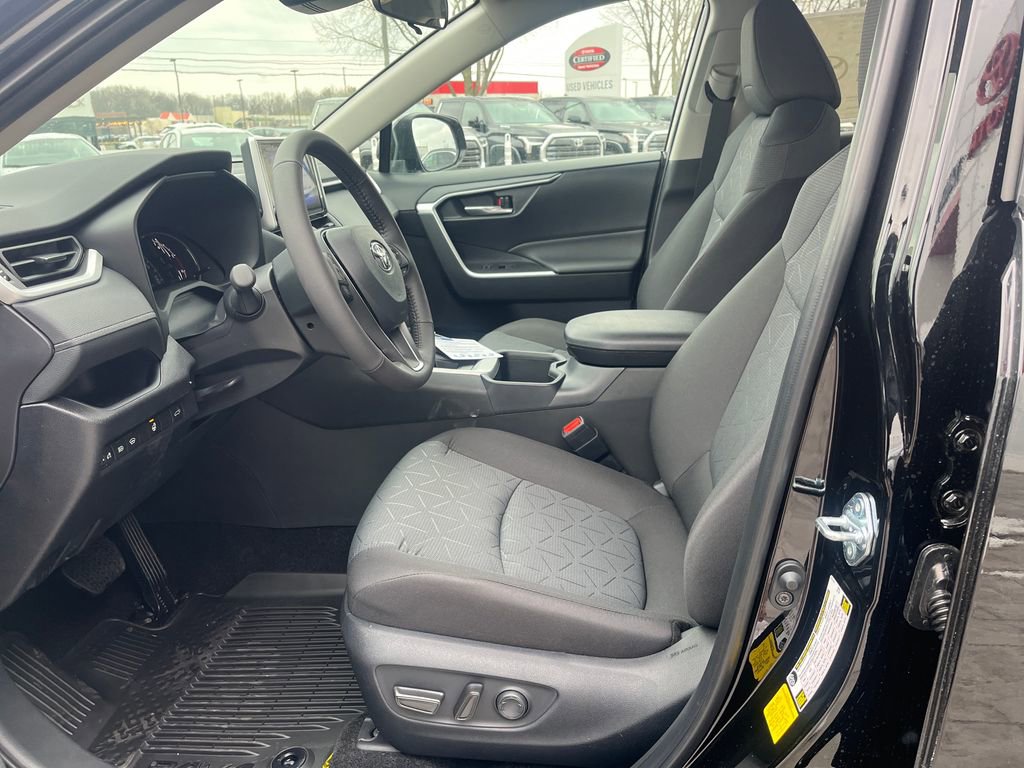 New 2025 Toyota RAV4 XLE image 10
