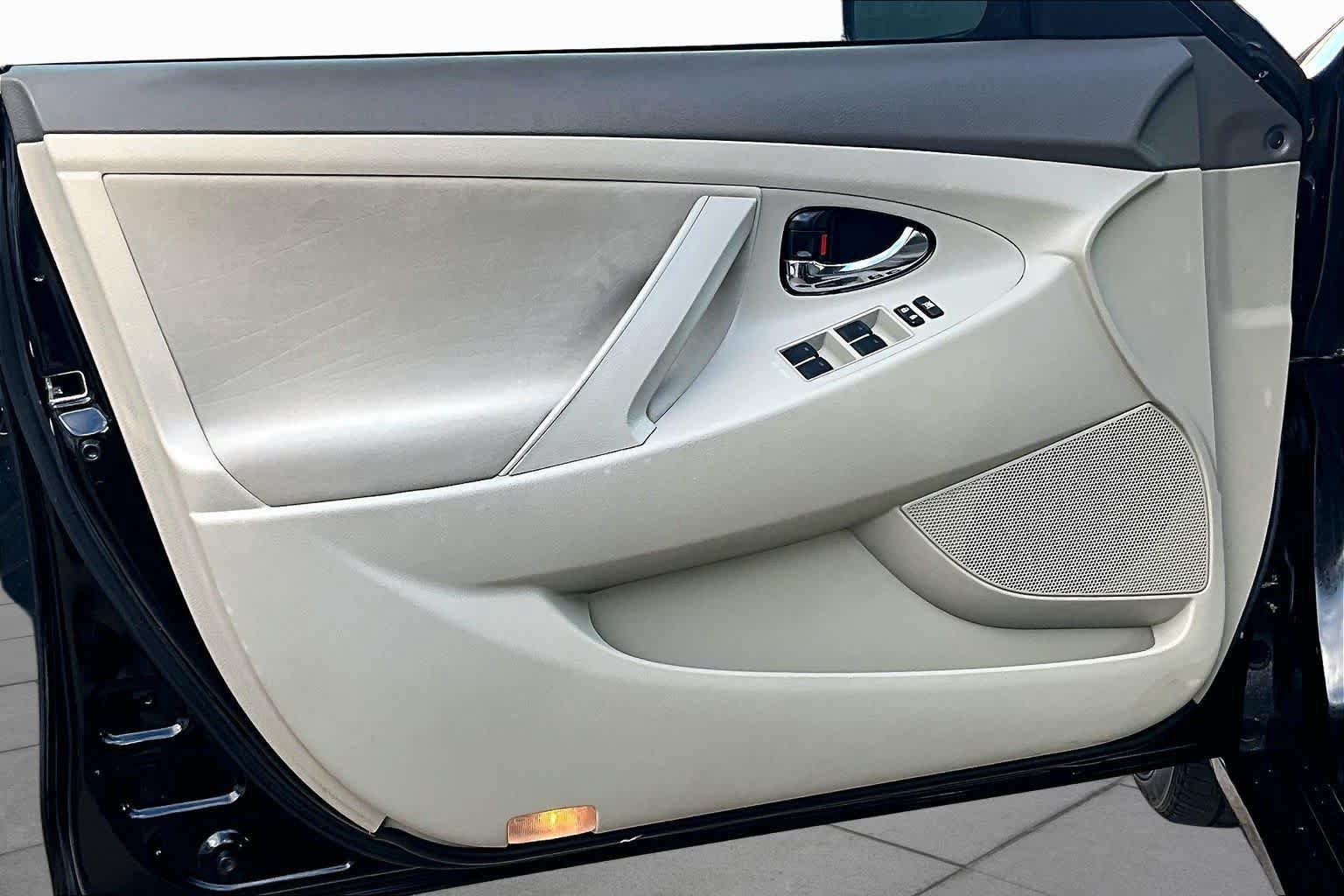 Used 2011 Toyota Camry LE w/ LE Extra-Value Pkg FWD image 20