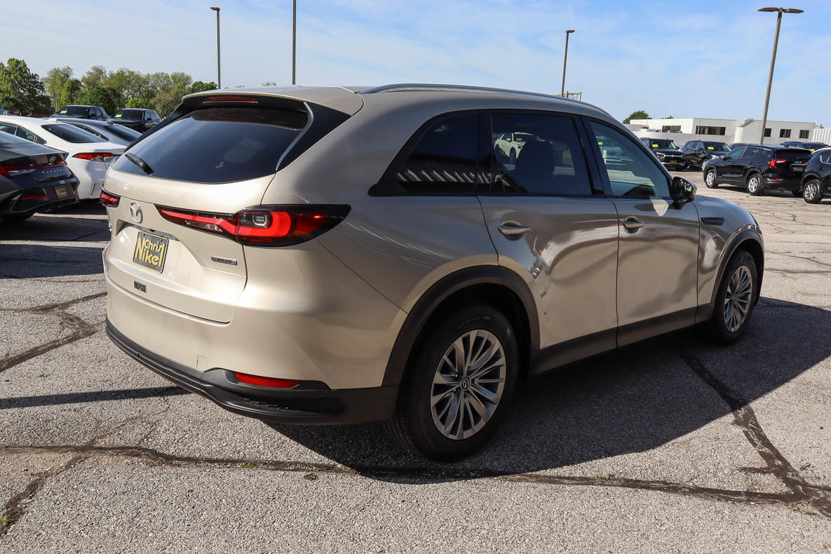 Used 2024 MAZDA CX-90 3.3 Turbo w/ Preferred Plus image 4