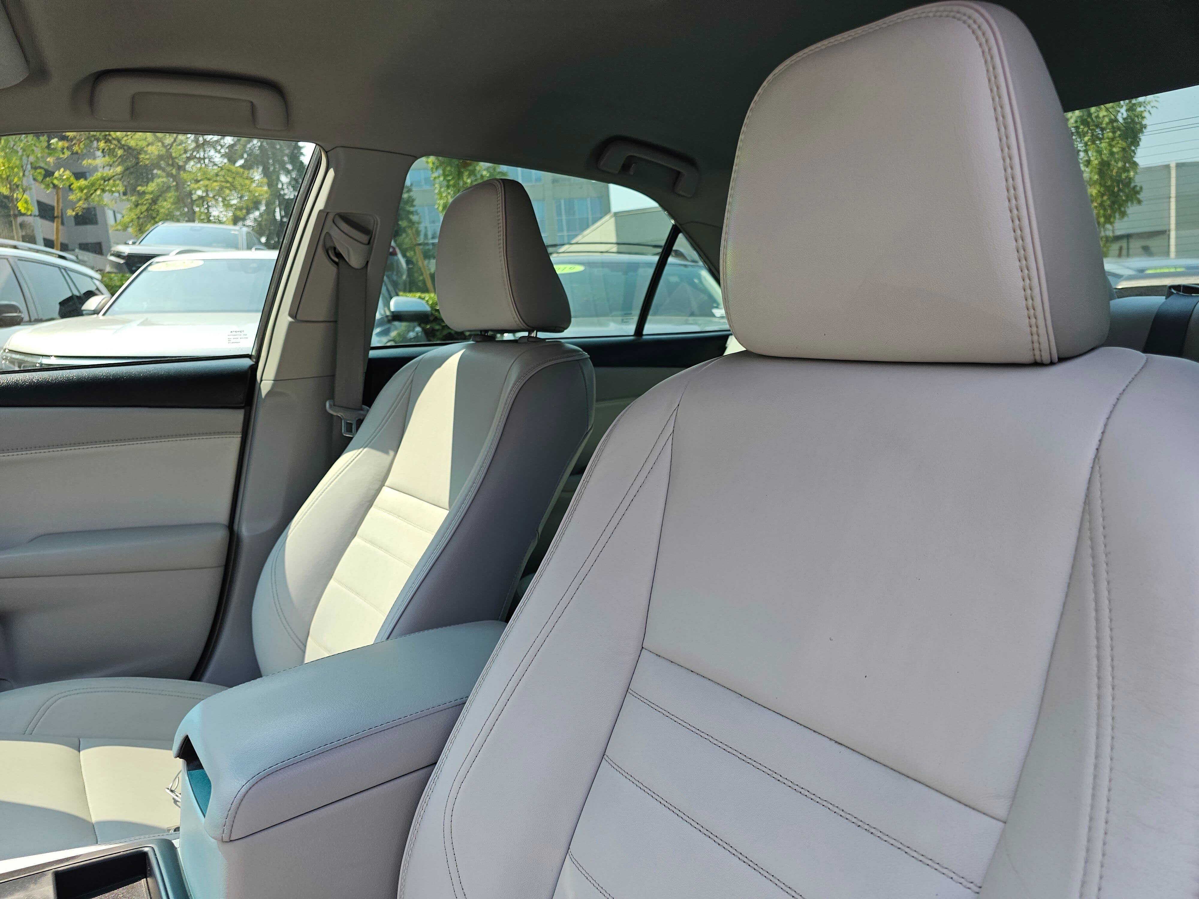 Used 2017 Toyota Camry XLE FWD image 25
