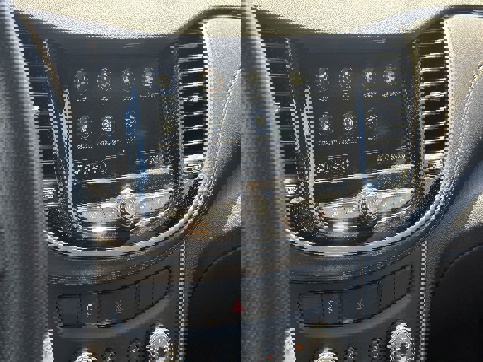 Used 2019 Chevrolet Trax LS AWD/4WD image 24