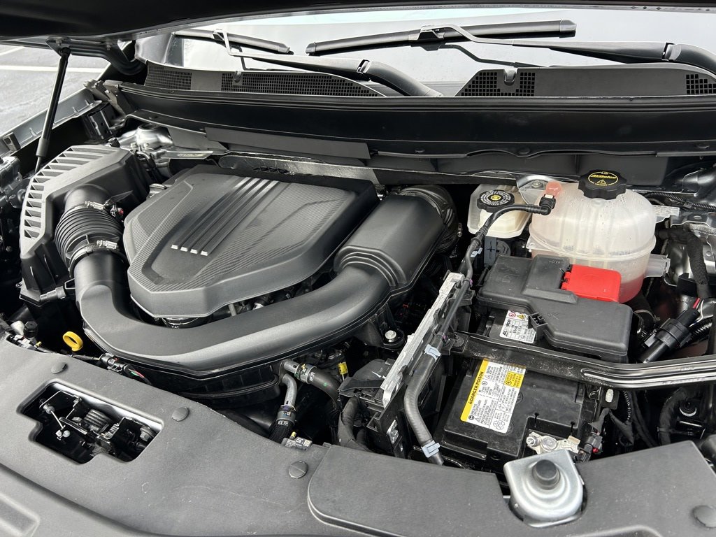 Used 2025 Chevrolet Traverse RS image 62