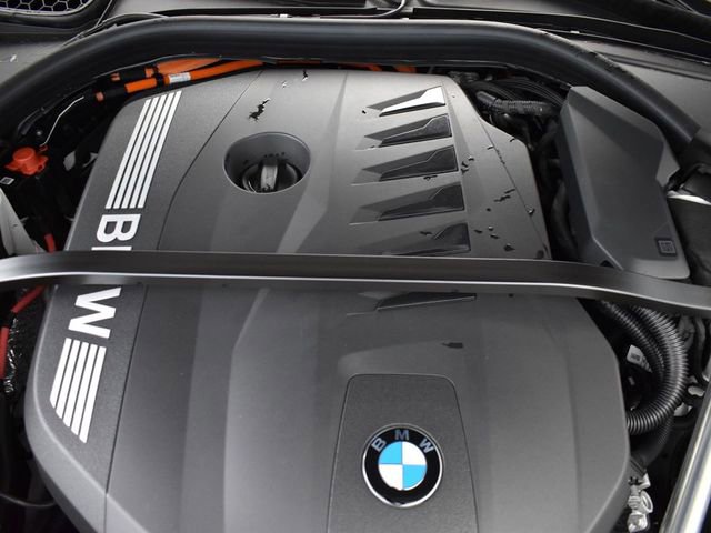 Certified 2024 BMW 750e xDrive w/ Executive Package AWD/4WD image 26