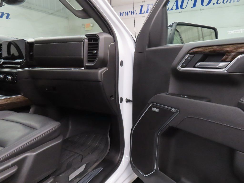Used 2025 GMC Sierra 1500 Elevation w/ Elevation Premium Package AWD/4WD image 33
