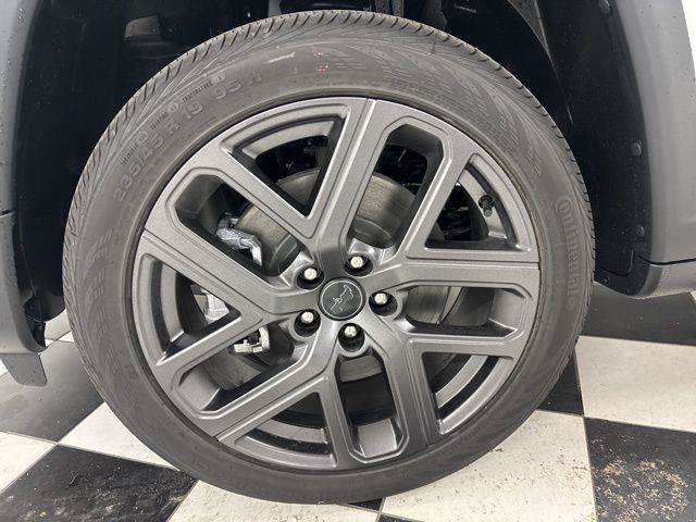 Used 2026 Jeep Compass Limited w/ Sun, Sound & Navigation Group AWD/4WD image 5