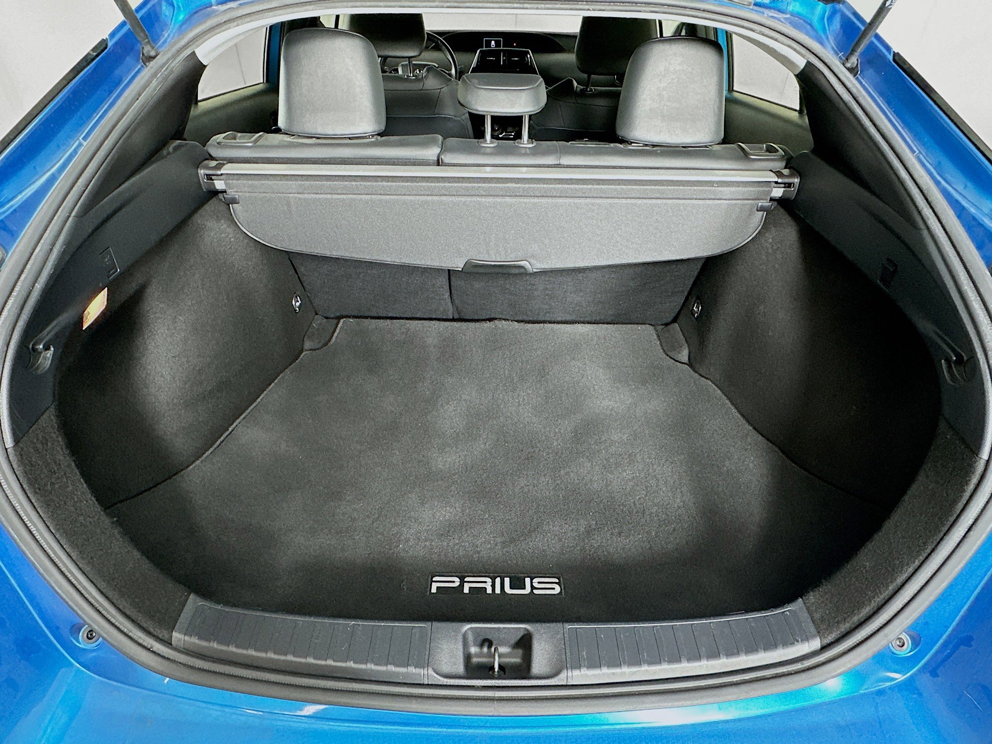 Used 2019 Toyota Prius XLE w/ Carpet Mat Package FWD image 27