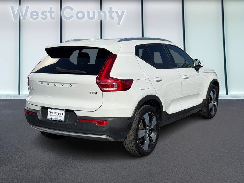 Used 2019 Volvo XC40 T5 Momentum AWD/4WD image 4