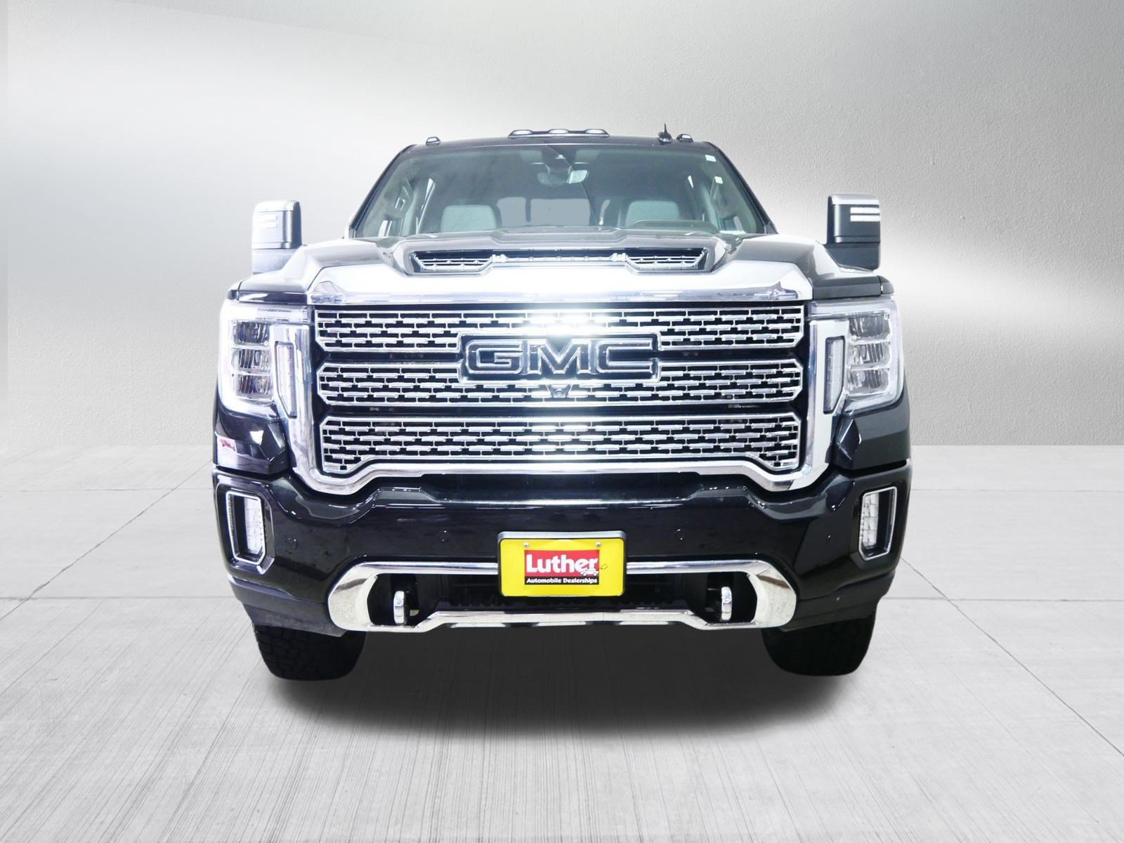 Certified 2021 GMC Sierra 3500 Denali w/ Denali Black Diamond Edition AWD/4WD image 2