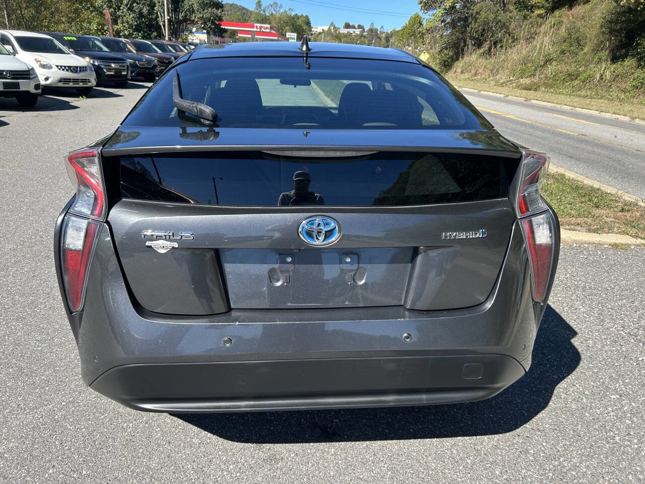 Used 2017 Toyota Prius Two image 6