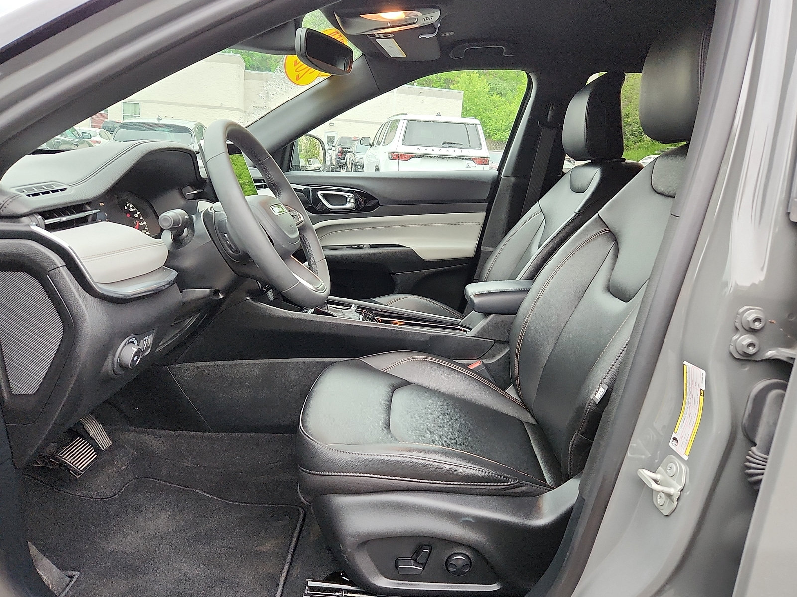 Certified 2024 Jeep Compass Limited AWD/4WD image 13