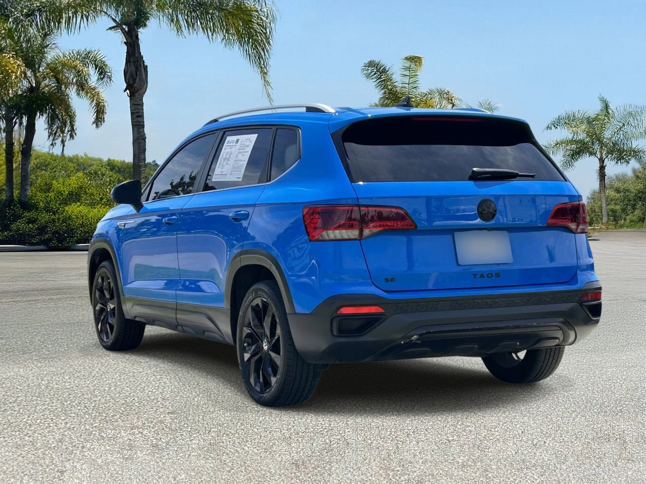 Used 2022 Volkswagen Taos SE FWD image 4