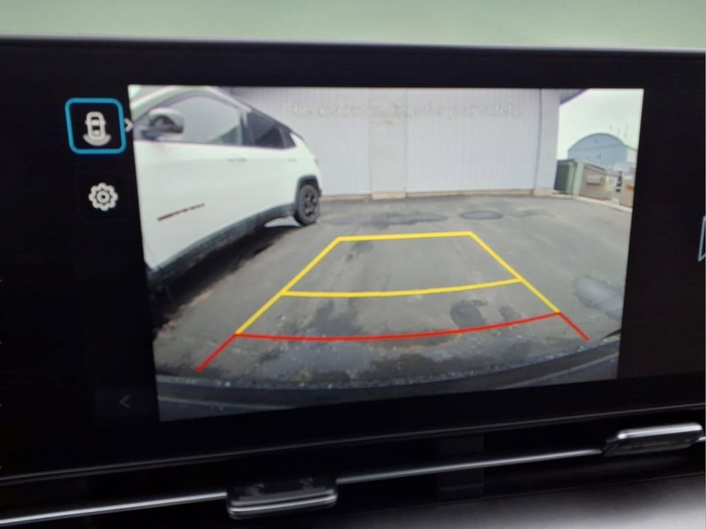 Used 2025 Hyundai Kona SEL image 9