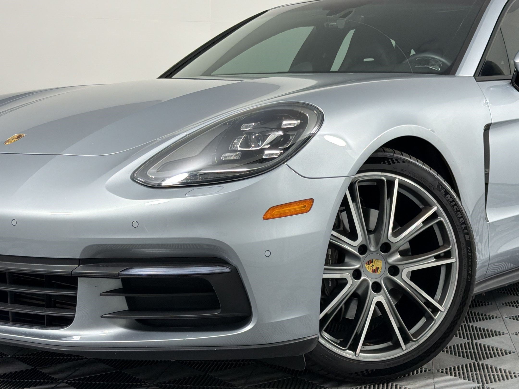 Certified 2019 Porsche Panamera image 12
