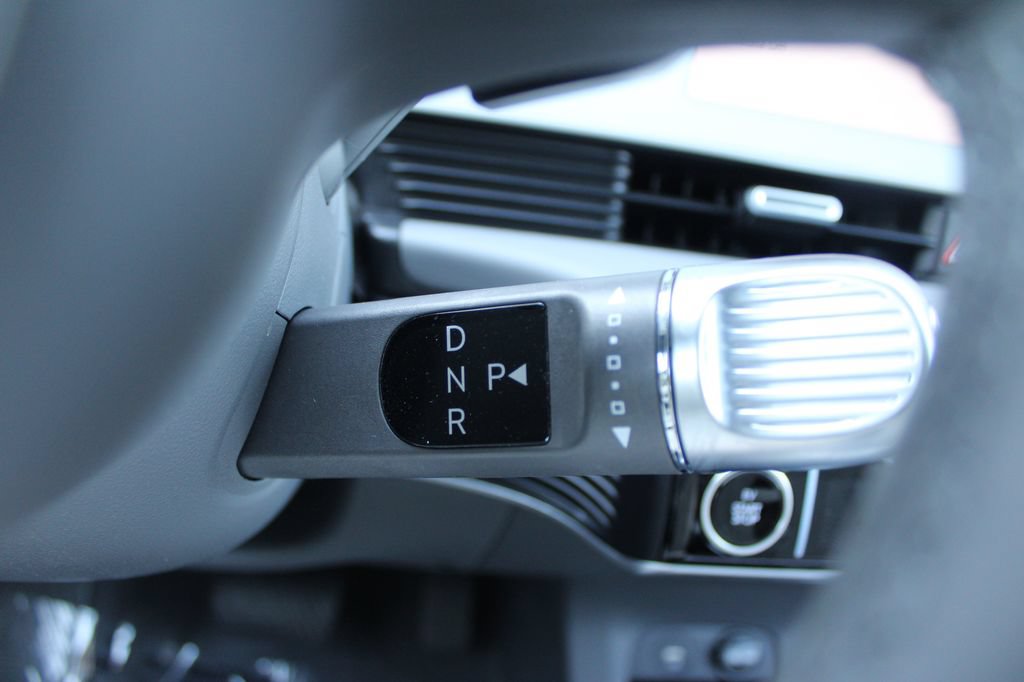 Used 2024 Hyundai Ioniq 5 Limited AWD/4WD image 18
