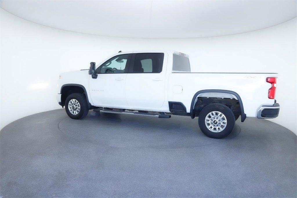 Used 2024 Chevrolet Silverado 2500 LT image 3