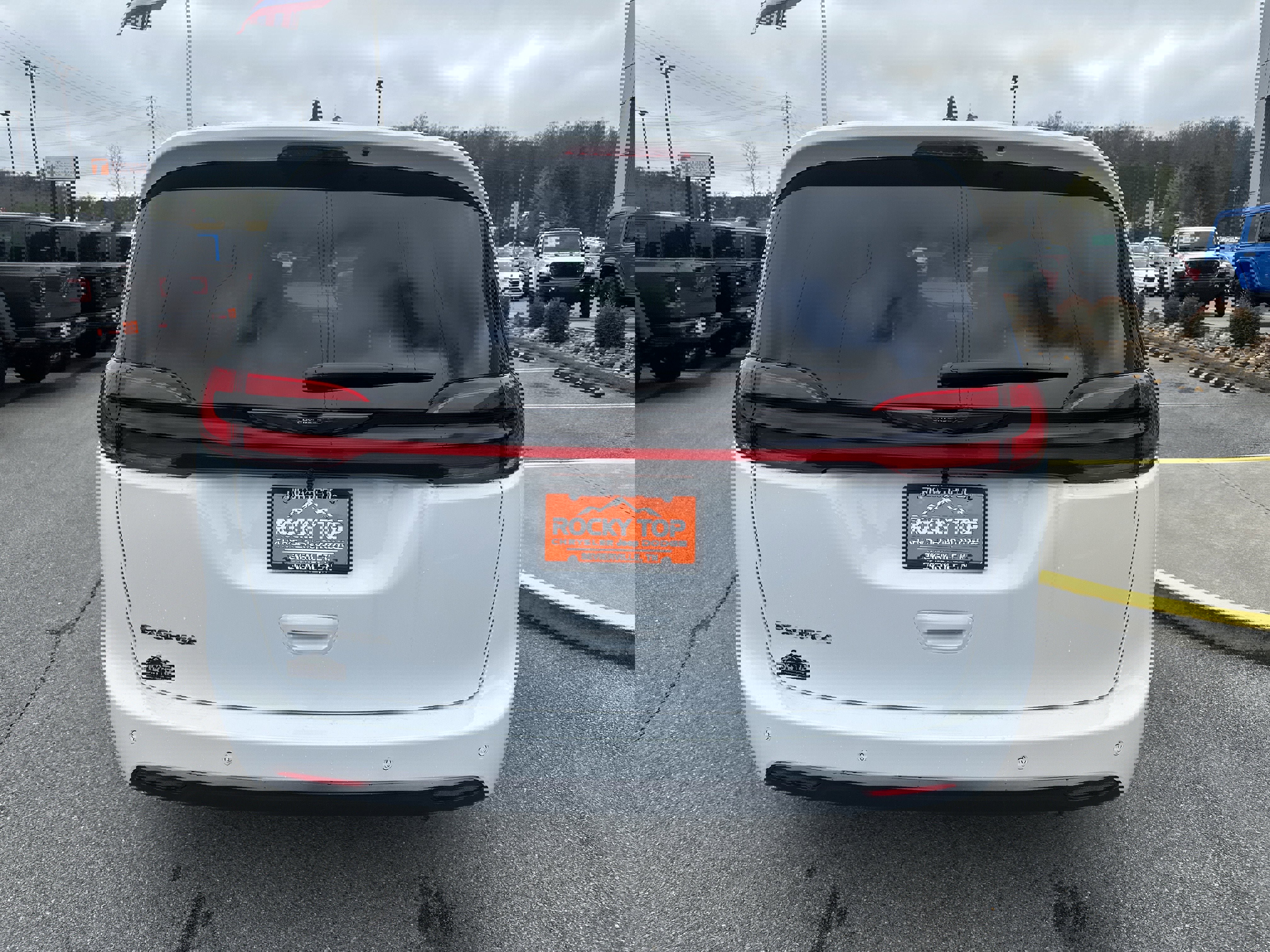 New 2026 Chrysler Pacifica Select image 8