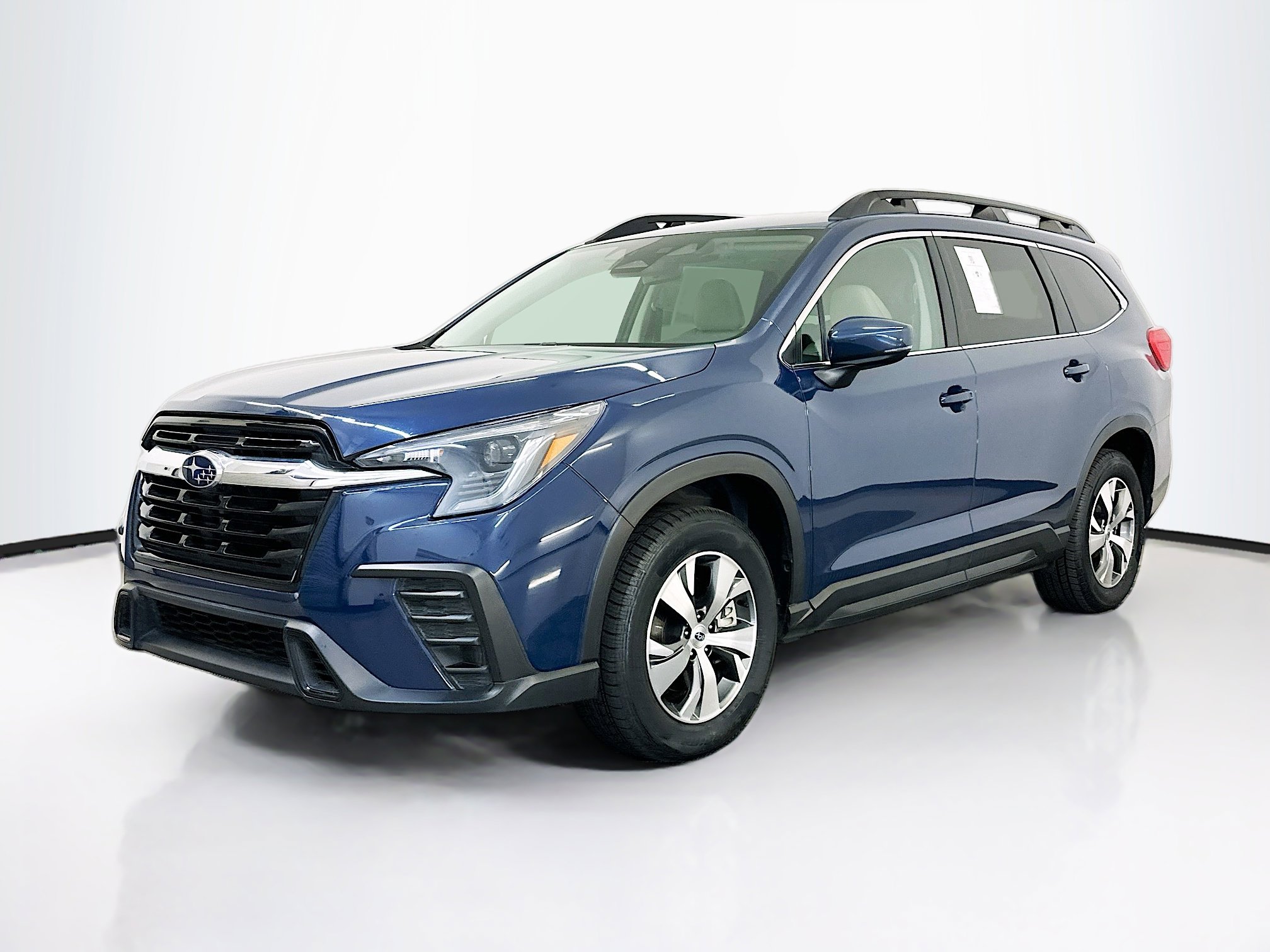 Used 2025 Subaru Ascent Premium image 3