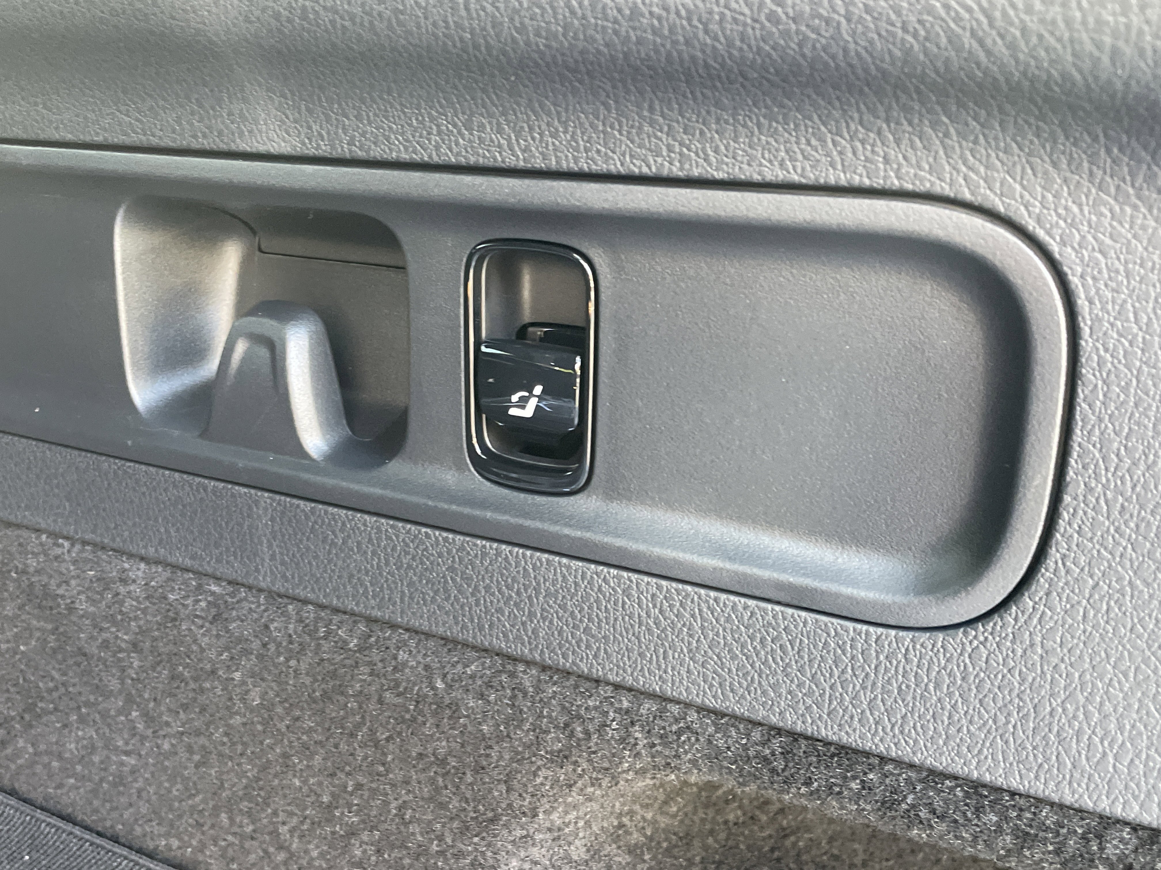 New 2026 Mercedes-Benz GLC 300 image 11