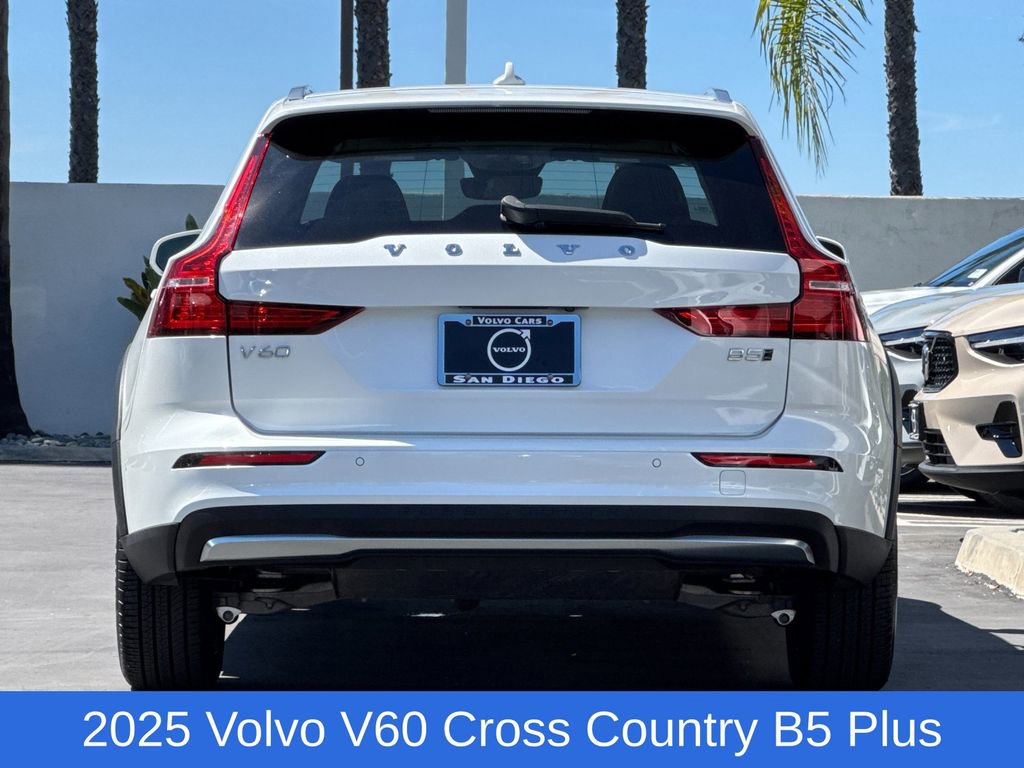 Certified 2025 Volvo V60 B5 Cross Country Plus image 4