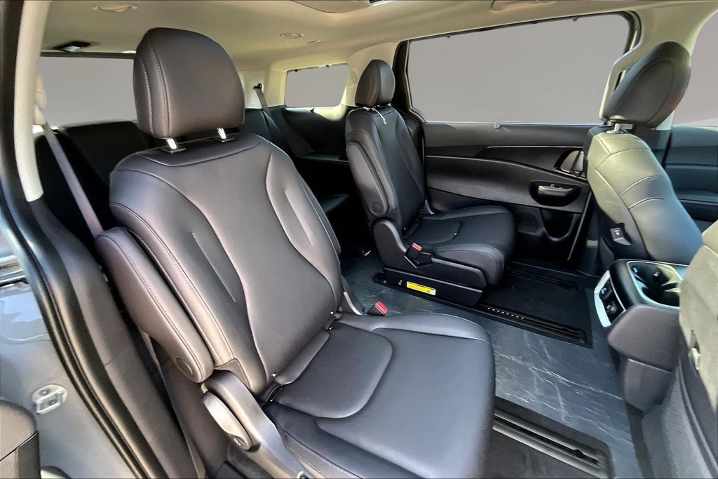 New 2027 Kia Carnival SX FWD image 10